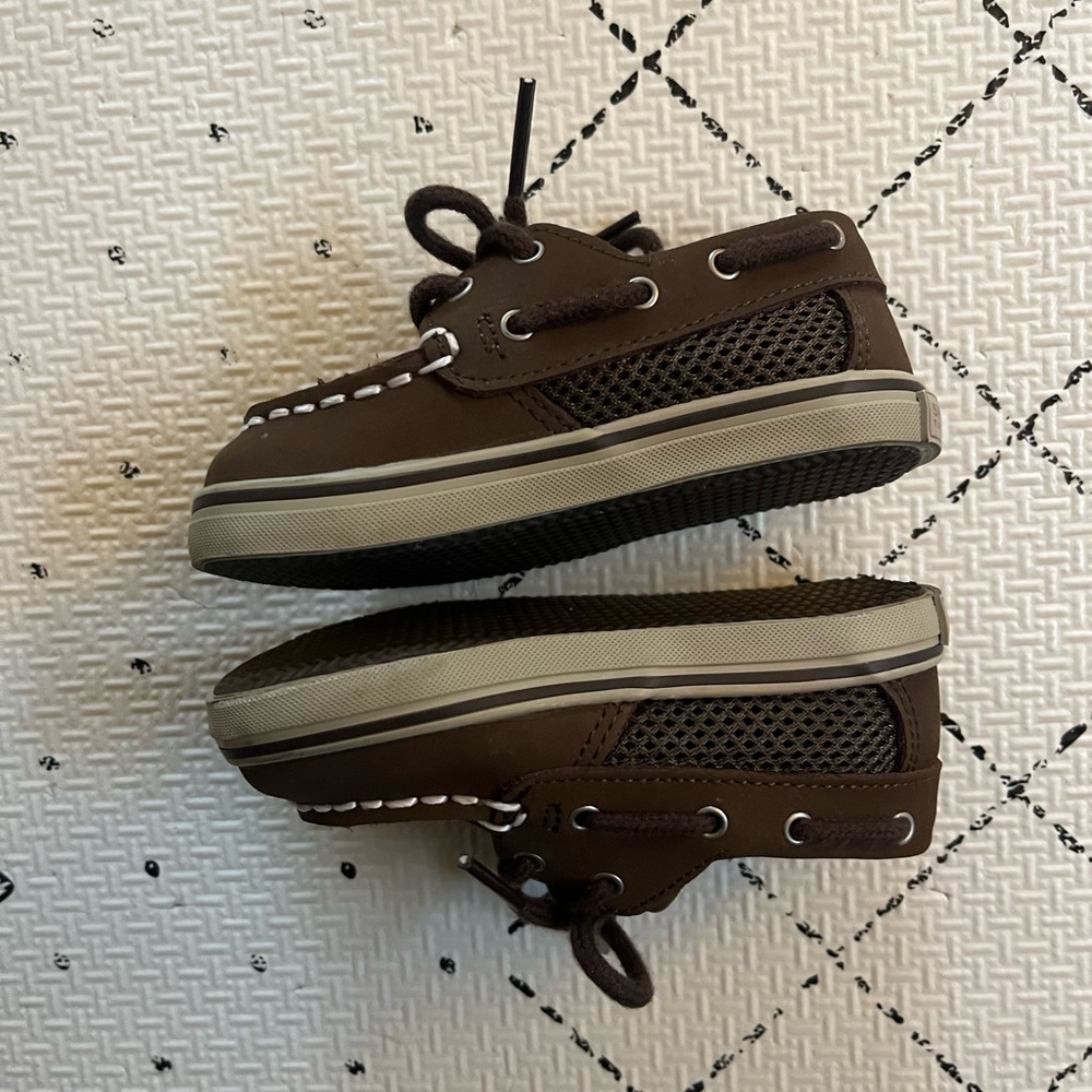Sperry Intrepid Crib Shoe Size 4